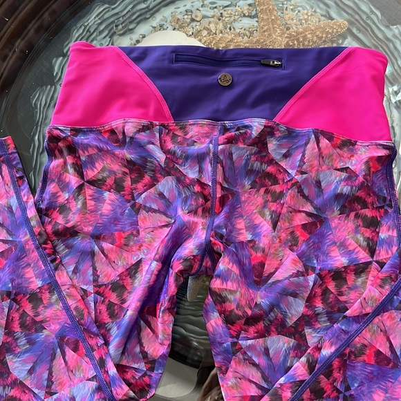 Paddle board and Swim Leggings by Prana - Picture 4 of 11